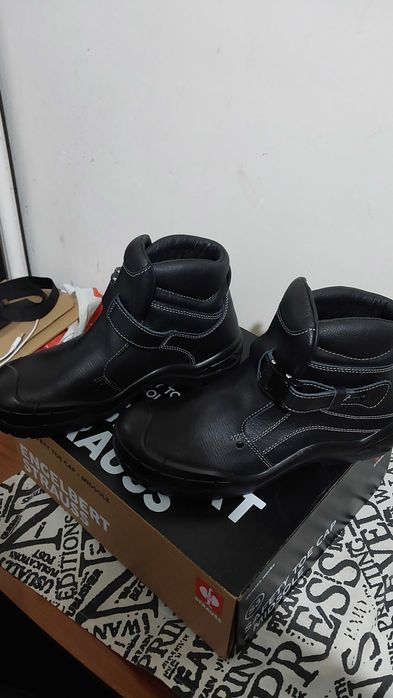 Продавам маркови работни обувки