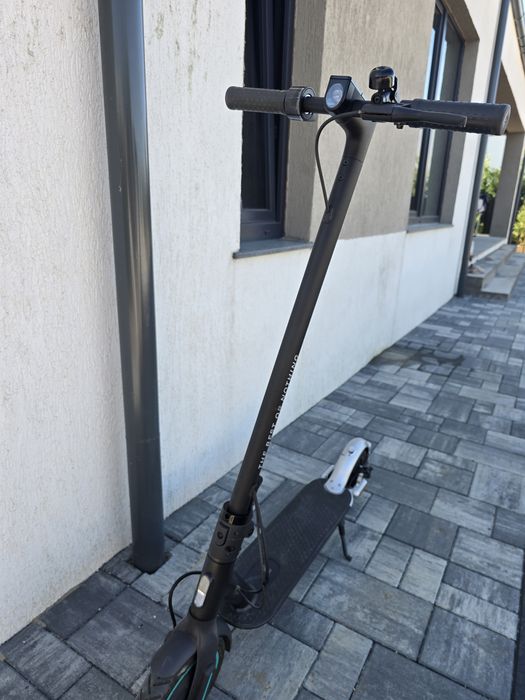 Xiaomi Mi Electric Scooter Pro 2 Mercedes-AMG Petronas F1 Team Edition