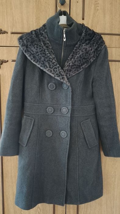 Серый двухпортный пальто