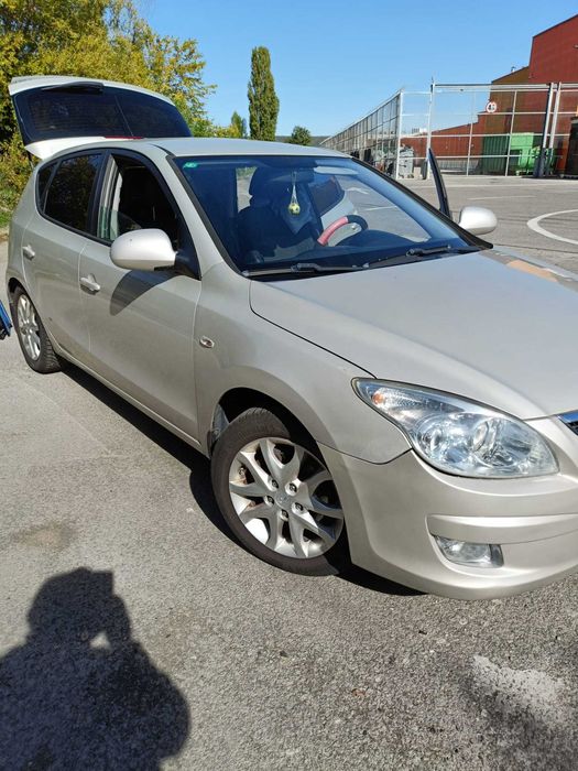 Vand Hyundai i30 2008 pe gaz