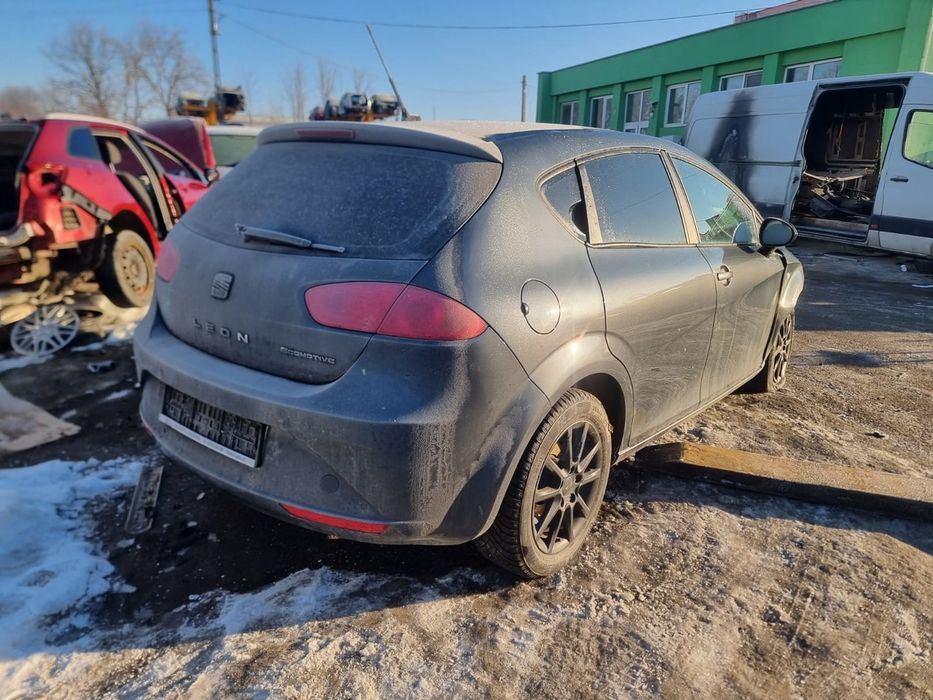 Dezmembrez Seat Leon - 2 (1P) (facelift) (2009 - 2012), 1.6 tdi CAY, manual, CAY, LUB