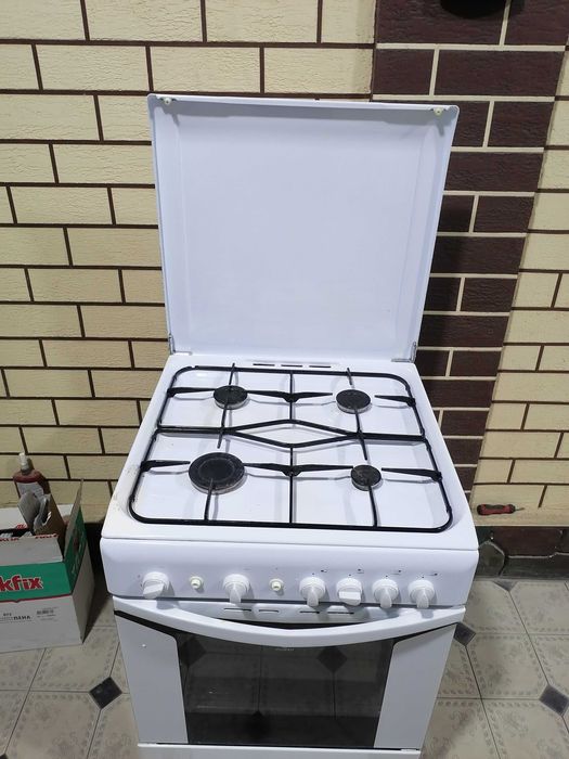 Продам газ плиту индэзит