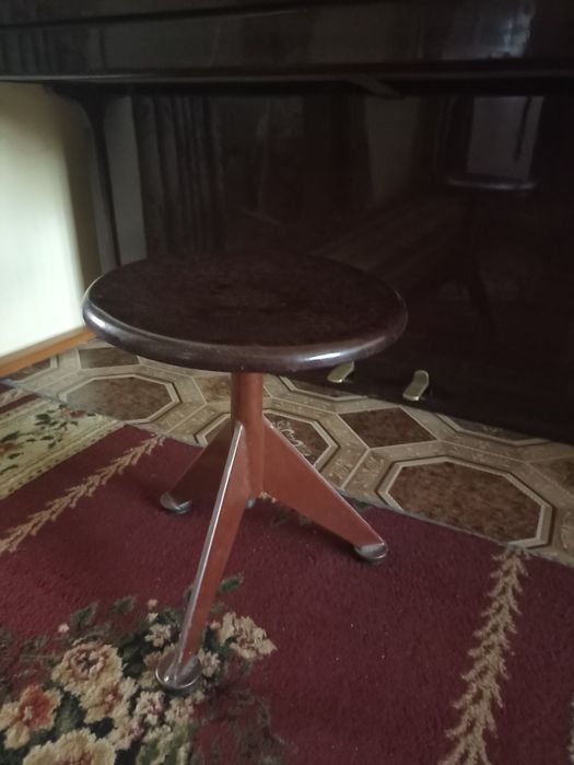 Продам пианино "RIGA" (б/у) – отличное состояние!