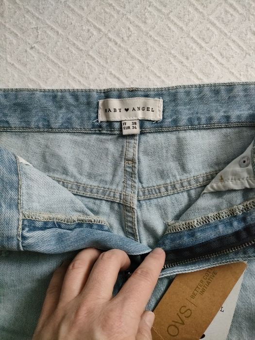 Vând pantaloni scurți din denim, marca OVS, noi, cu etichetă