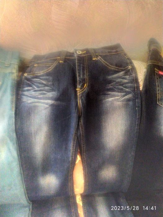 Продам джинсы новые