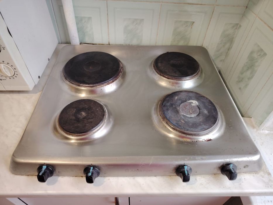 Срочно продам печь кухонную