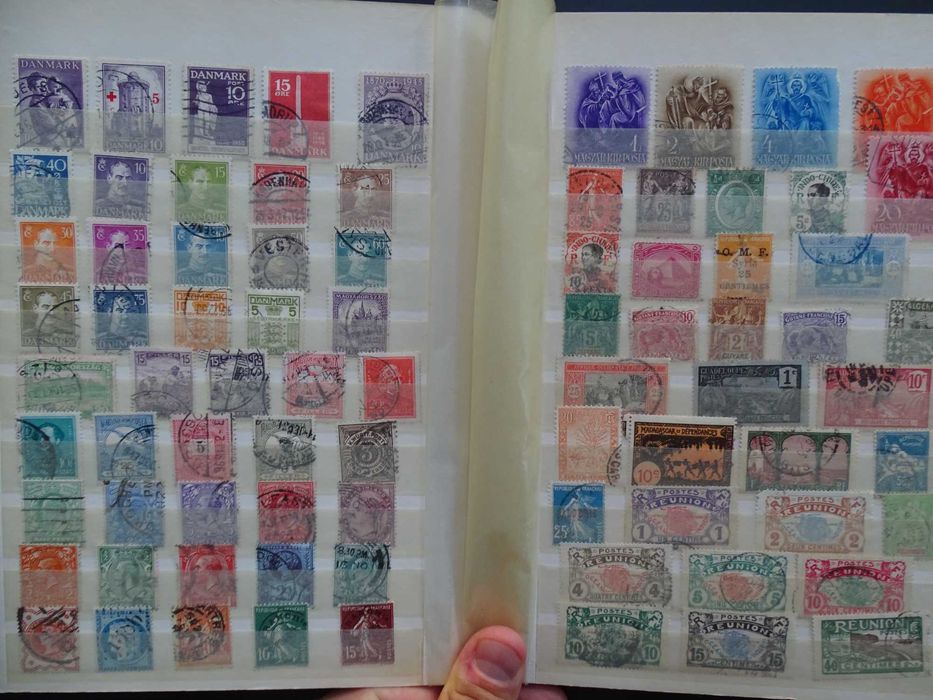 Clasor cu timbre Vechi/Colonii , stampilate (K026)