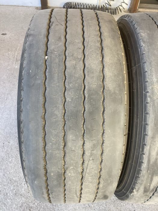 Гуми за камион 385-55-22.5