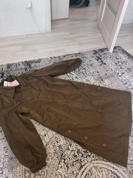 Продам стильный плащ маленького размера