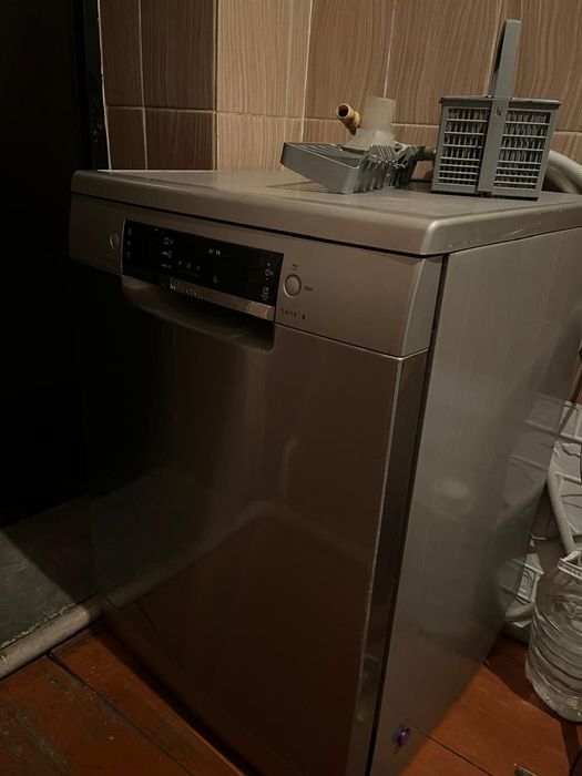 Продам посудомоечную машину BOSN