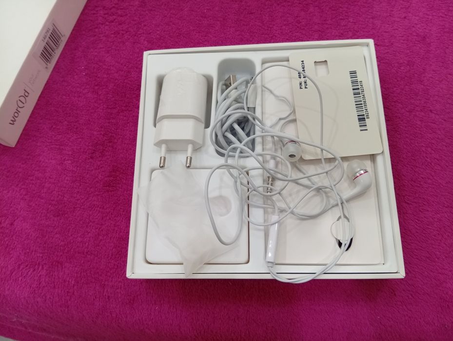 Продам телефон редкий фулл комлект