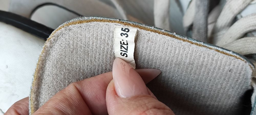 Продам коньки детские.