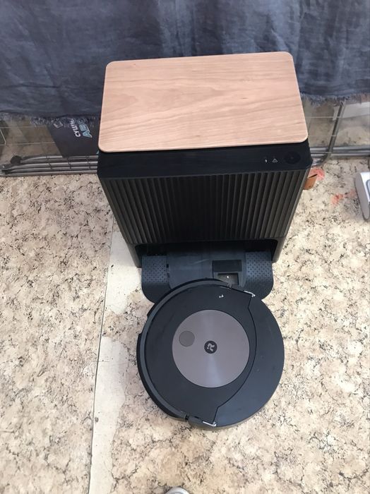 Робот прахосмукачка iRobot Roomba Combo j9+