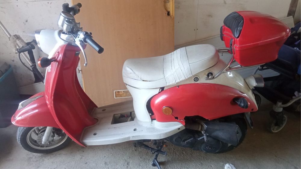 Vand scuter Retro motors 50 cc