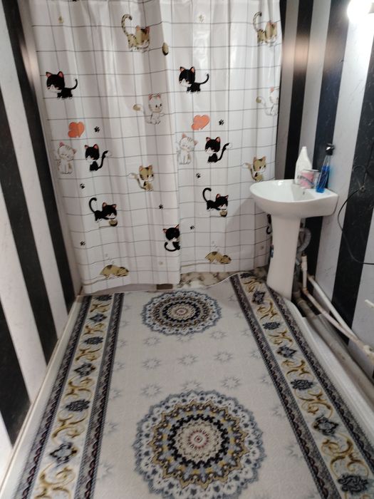 Тошкендан 10 км Сурумда 1 хона лий квартира пулизга 6 сотиглий дала хо