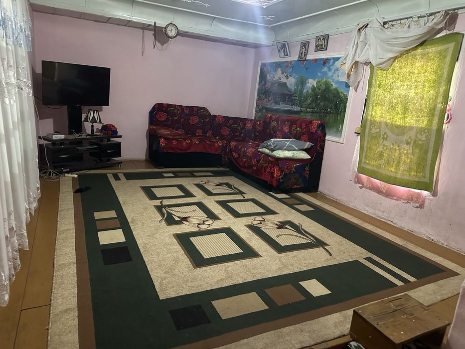 Xovli uy sotiladi srochniy