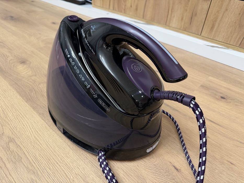 Ютия с парогенератор Philips GC8650 PerfectCare Aqua Silence (8 серия)
