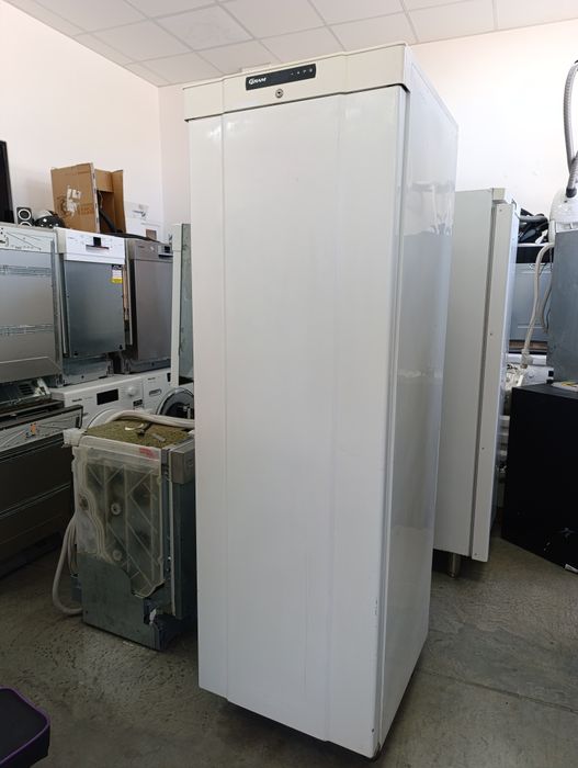 Професионален Хладилник GRAM