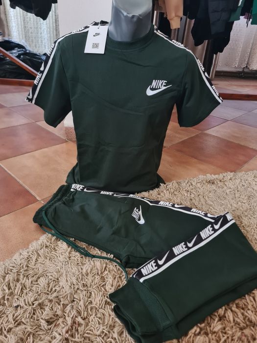 Compleu Nike bărbați!