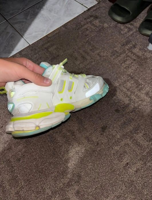 Balenciaga track neon