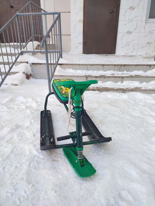 Продам Санки снегоход