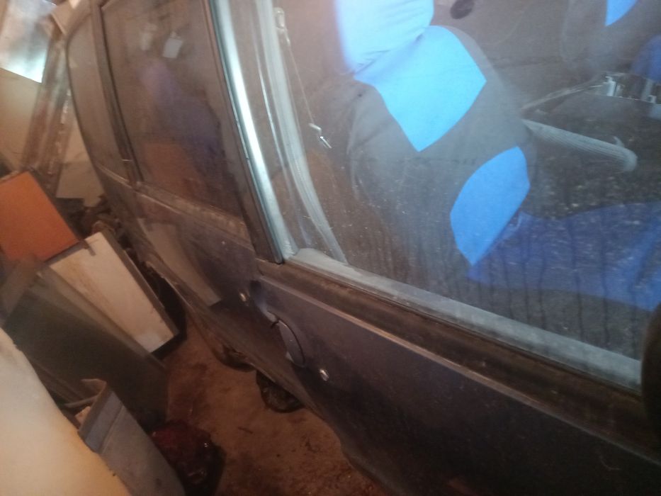 Nissan serena 1992г.