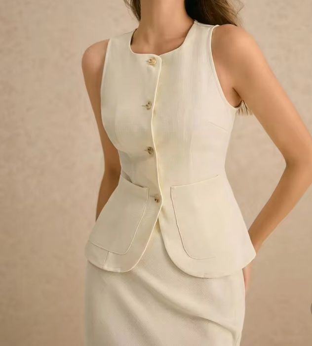 Costum fusta vesta