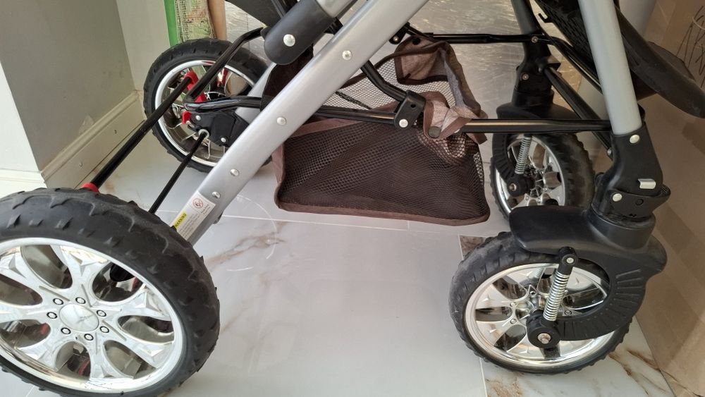 Продам детскую коляску