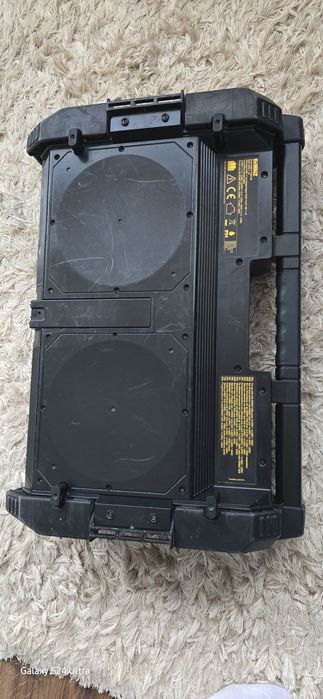 Radio șantier dewalt.