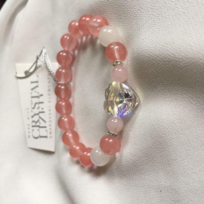 Гривна със Сваровски кристал и кварц / Swarovski кристал и розов кварц