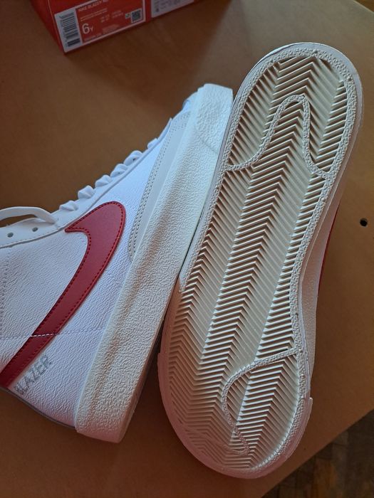 Чисто нови дамски кецове NIKE