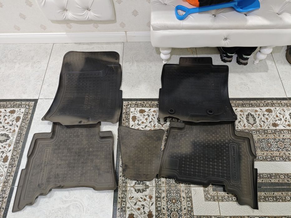 Продам полики на прадо 150