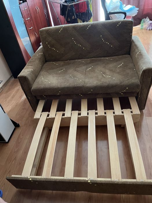 Разтегателен диван