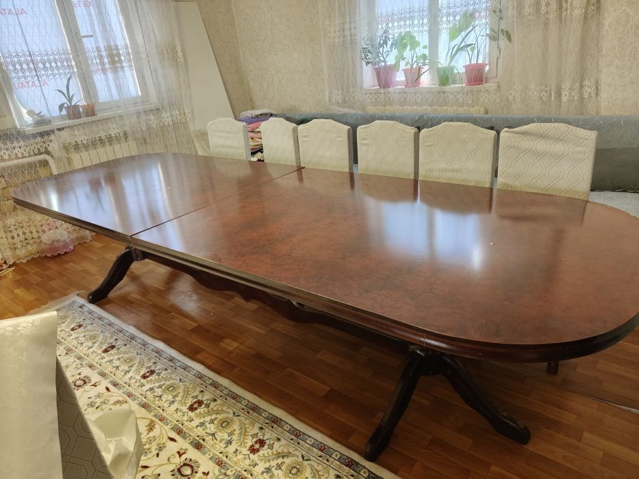 Стол для гостиной
