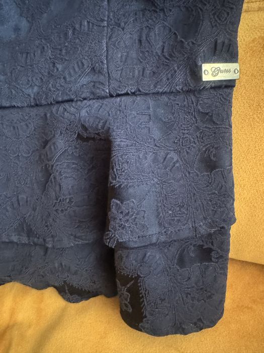 Черен топ  на Guess