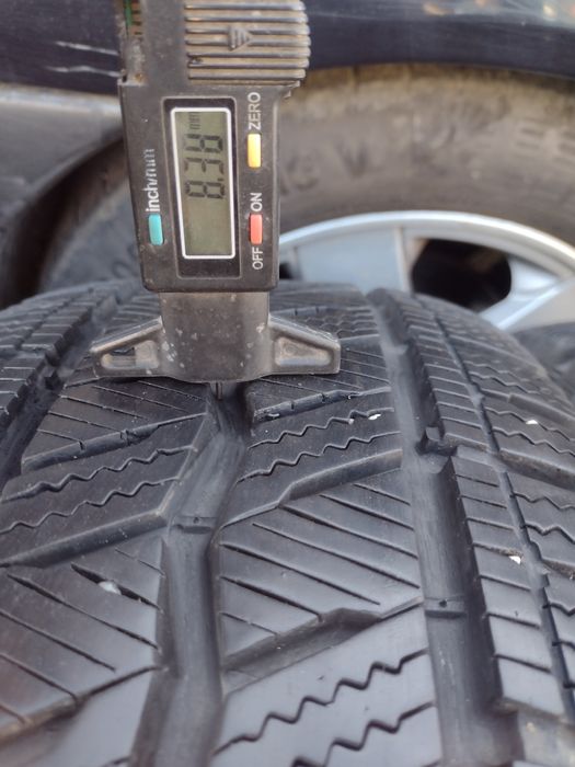 Почти нови 2бр.215/65/15С Ханкок дот4221