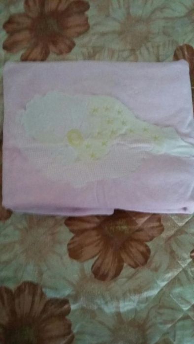 Продавам детско одеало .
