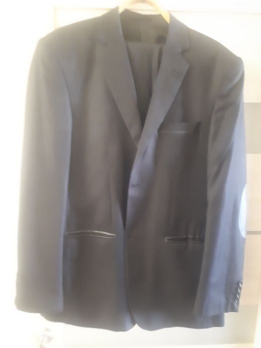 Продается мужской костюм