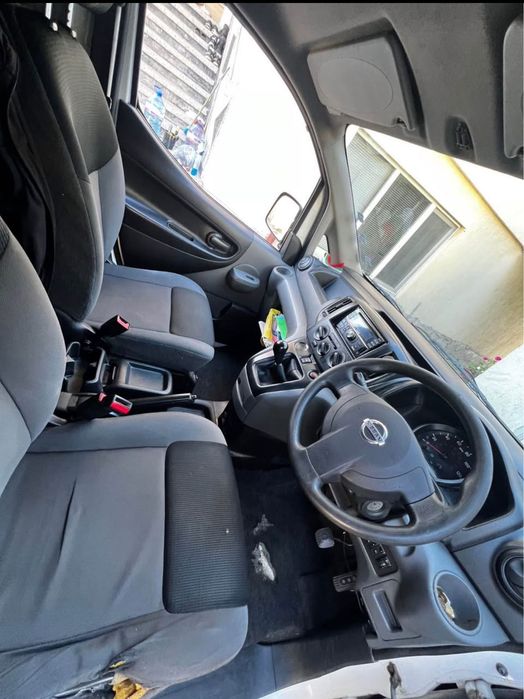 Nissan nv200 десен волан