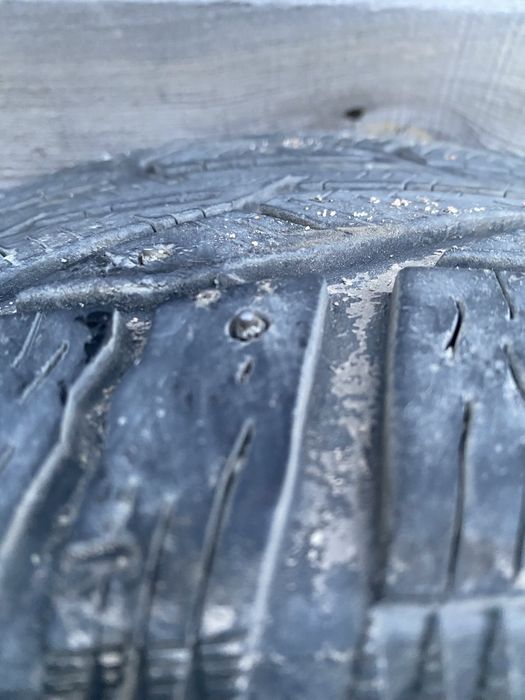 Продам комплект шин