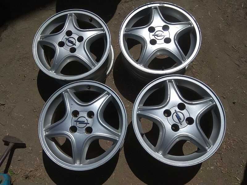 Продам оригинальные легкосплавные диски "Intra" на автомашину Opel