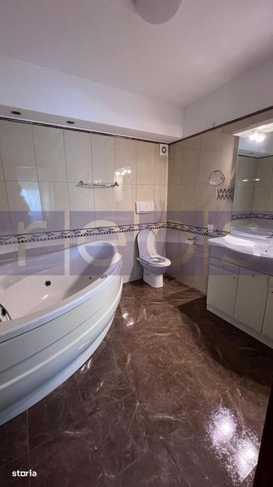 Vila De Vanzare In Zona Erou Iancu Nicolae | Piscina |