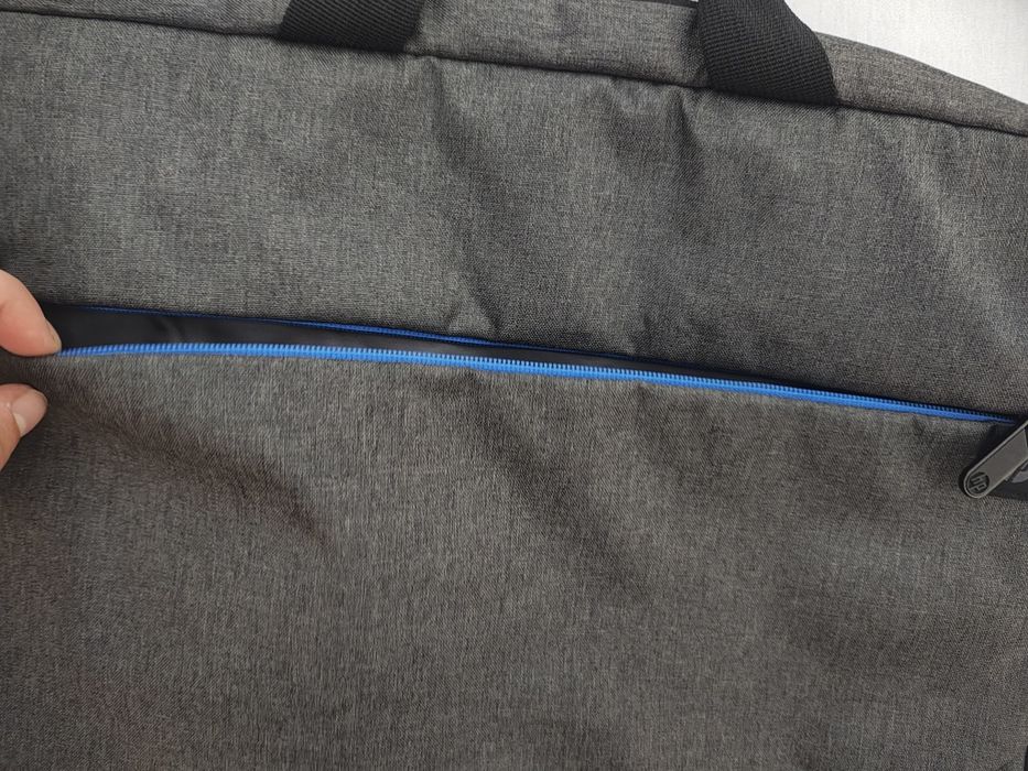 Geanta laptop HP Prelude, 15,6 inch, material rezistent la apa, usoara