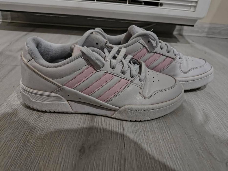 Дамски обувки Адидас