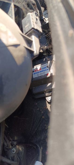 Продавам Мерцедес Б200 бензин газ