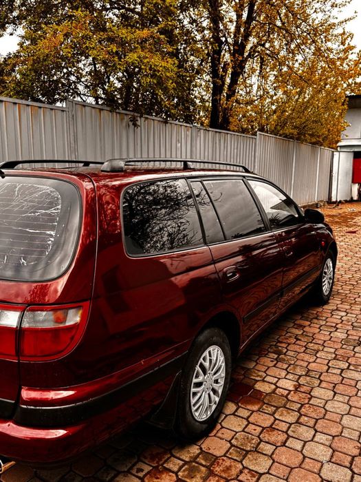 Тайота карина е универсал