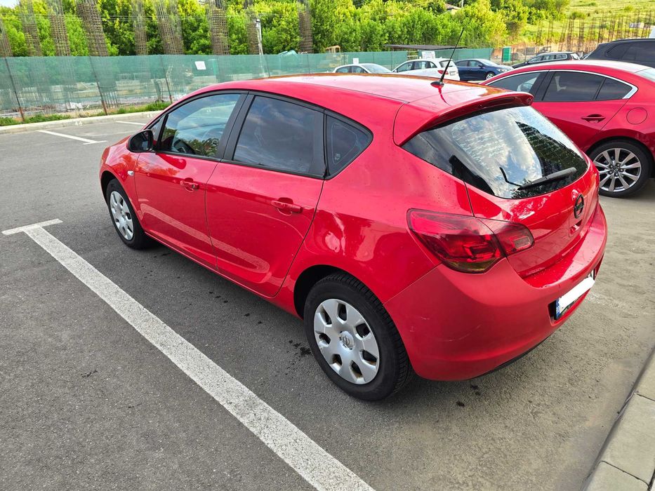 OPEL Astra 2011 — imagine 4