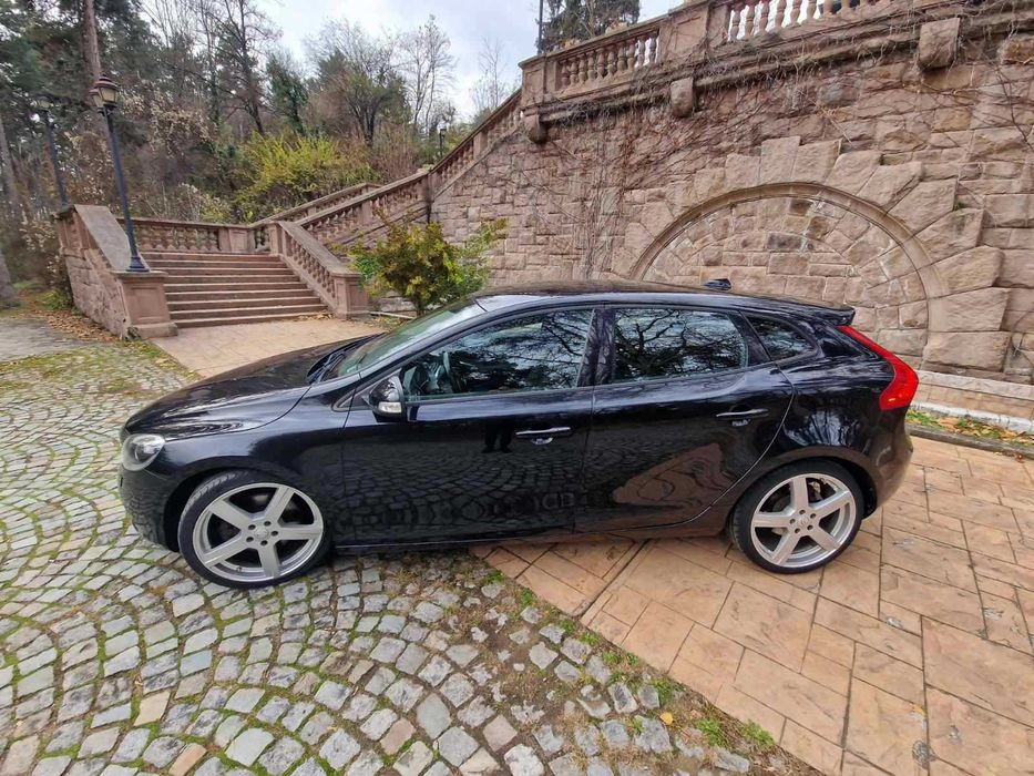 Volvo V40, D3, 150 к,с, 2014г, Бартер за БУС