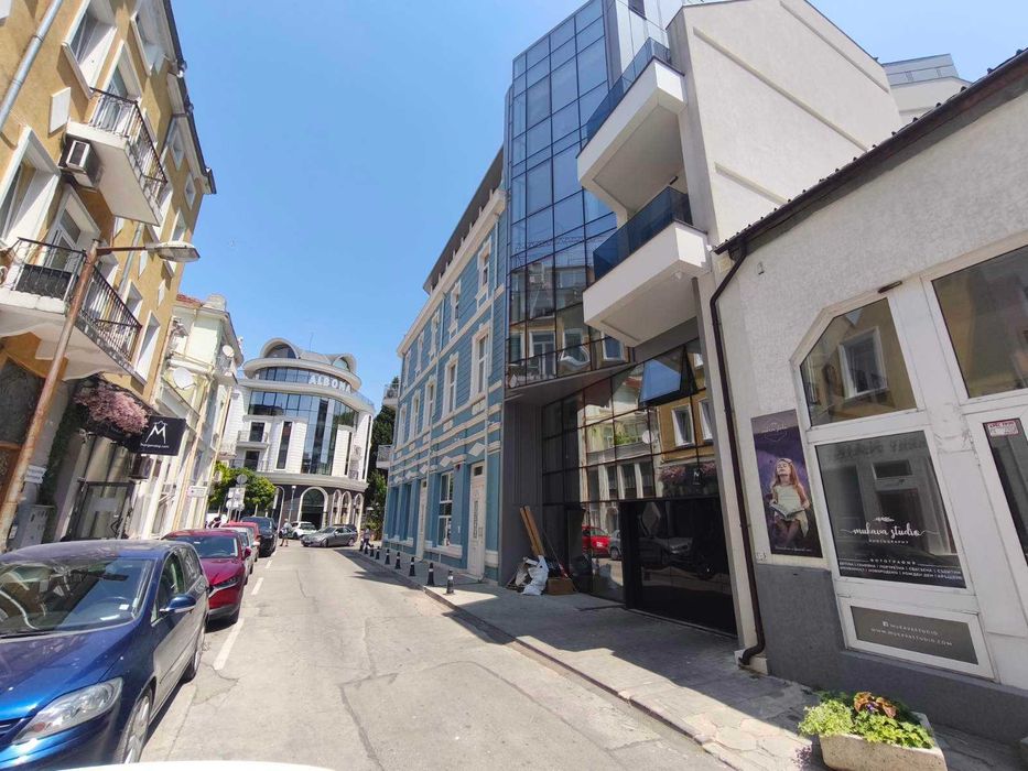 Дава се под наем Тристаен апартамент в Варна, Център - 75 кв.м за 687.99 € - Снимка #11