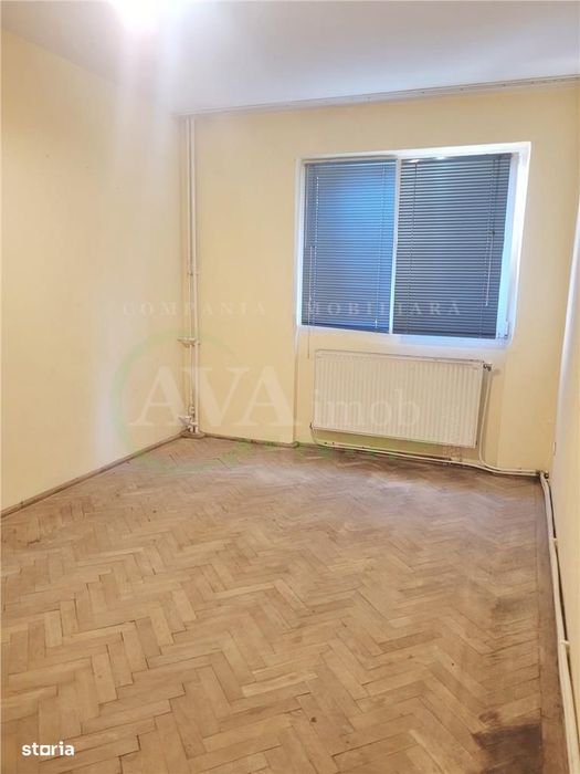 Apartament 2 camere semidecomandat, zona Stadionului